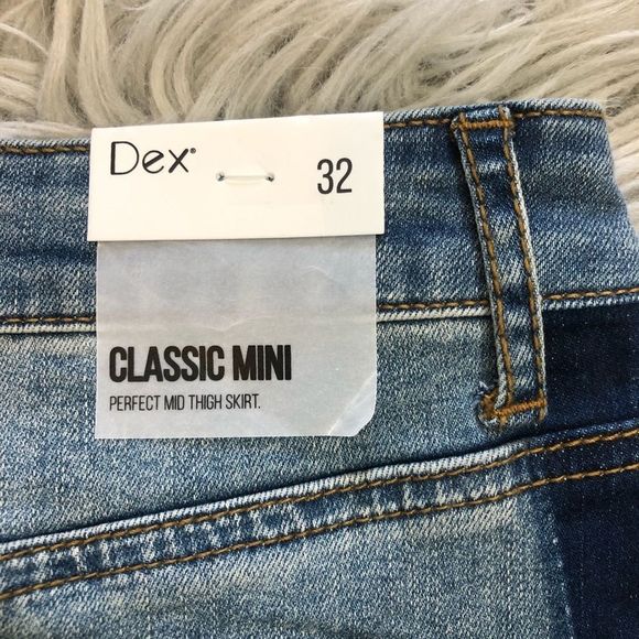 🔴 2/$30 Dex classic mini jean skirt two tone size 32 - Picture 3 of 7